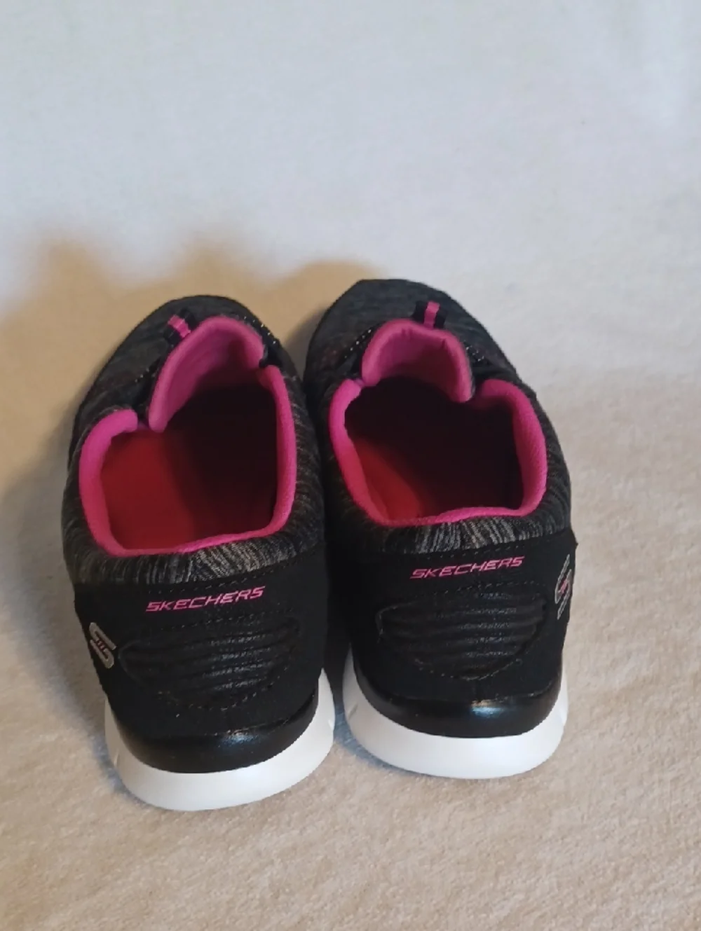 Skechers lightweight slip